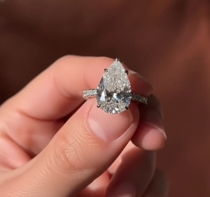 4 CT Pear Cut LAbGrown Diamond Ring